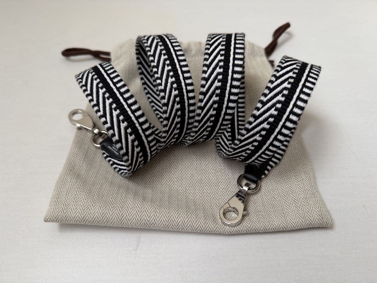 エルメス　バンドリエール　サングルカヴァル　ジグザグ　シルバー金具　HERMES 25mm ブラック　ホワイト　白　黒　ノワール　ブラン