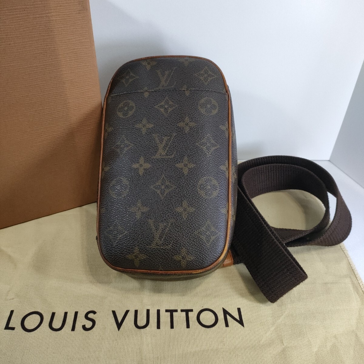 美品 LOUIS VUITTON ルイヴィトン モノグラム ポシェット ガンジュ