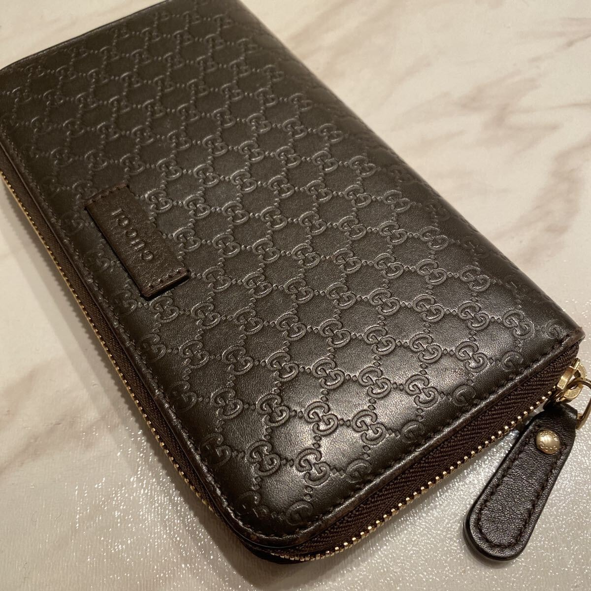 大人気！極美品！送料込み！ GUCCI グッチ ラウンドファスナー　ジッピーウォレット 長財布　本革　レザー　マイクロシマ　 鑑定済み