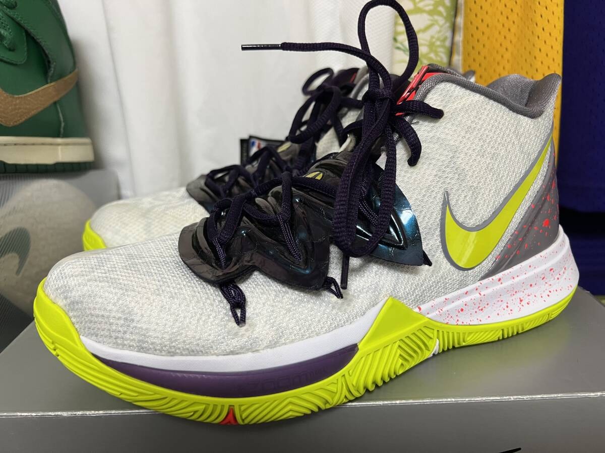 ナイキ カイリー5 "マンバメンタリティー" (AO2918-102/AO2919-102)