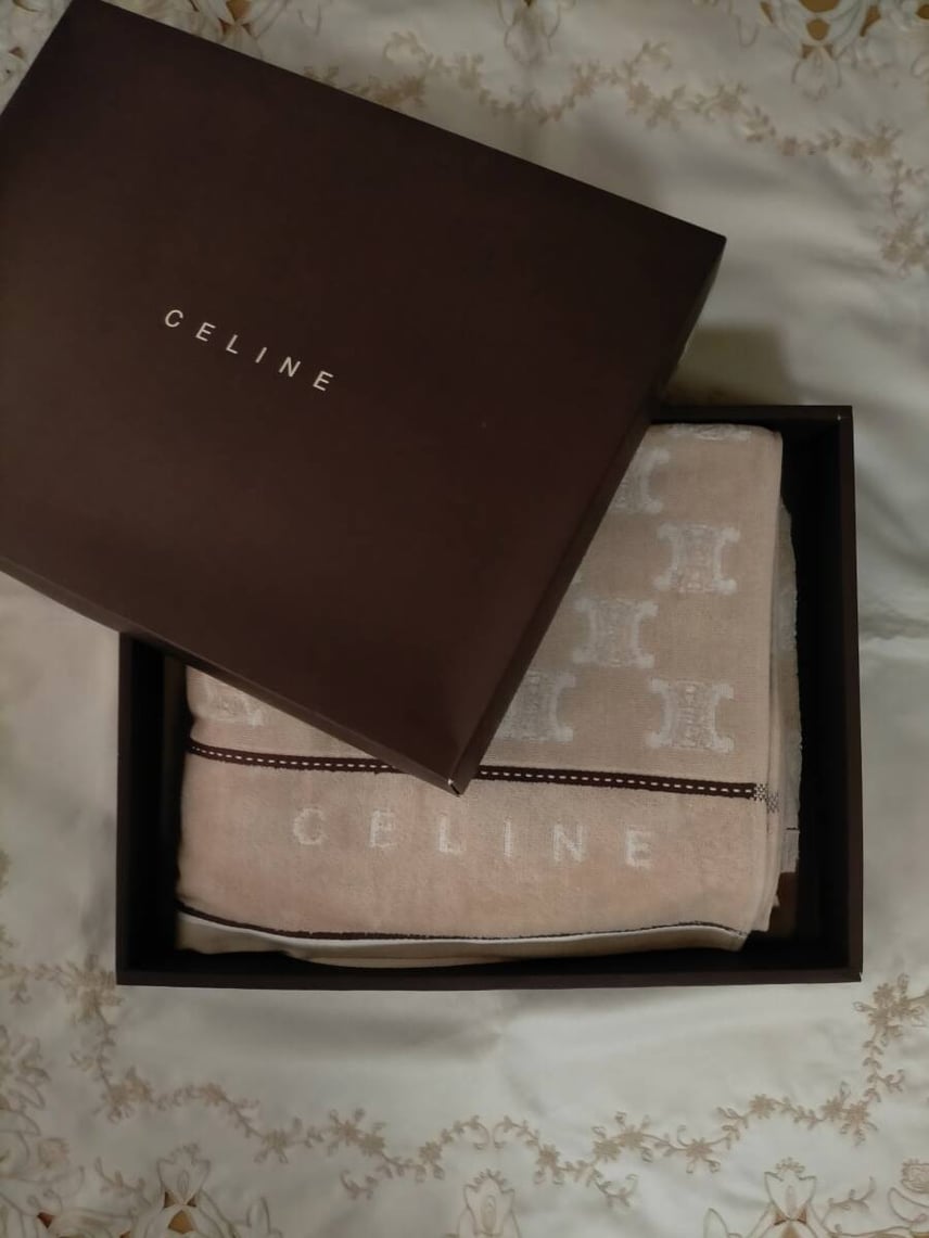 A+ (新品・未使用(ワケあり))】CELINE☆セリーヌ☆タオルケット A+ (新品・未使用(ワケあり))】CELINE☆セリーヌ☆タオルケット