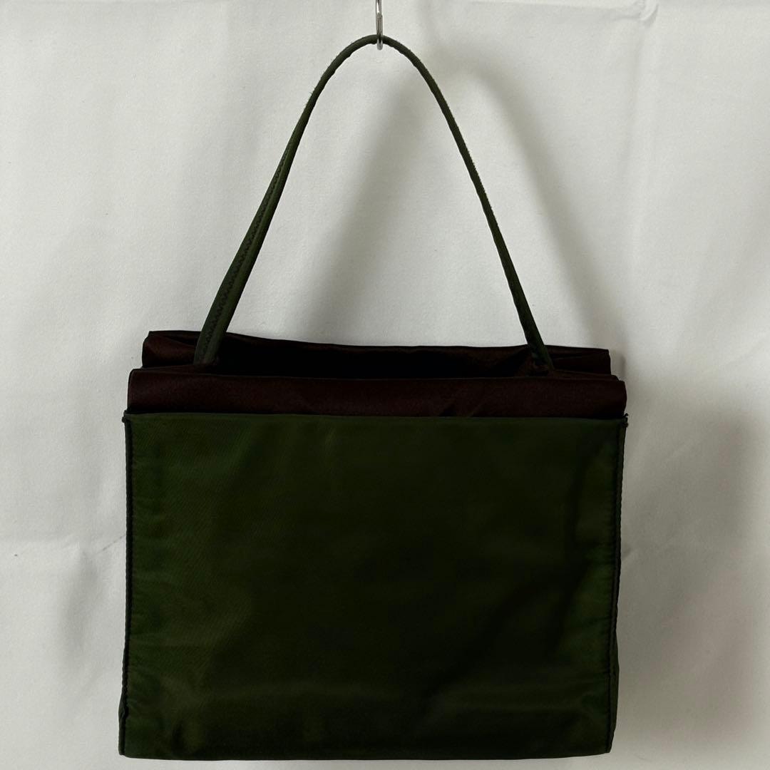 PRADA HANDOBAG 三角プレート レザー A4可ブラウン Prada Darling ハンドバッグ M | ブラウン | FARFETCH JP