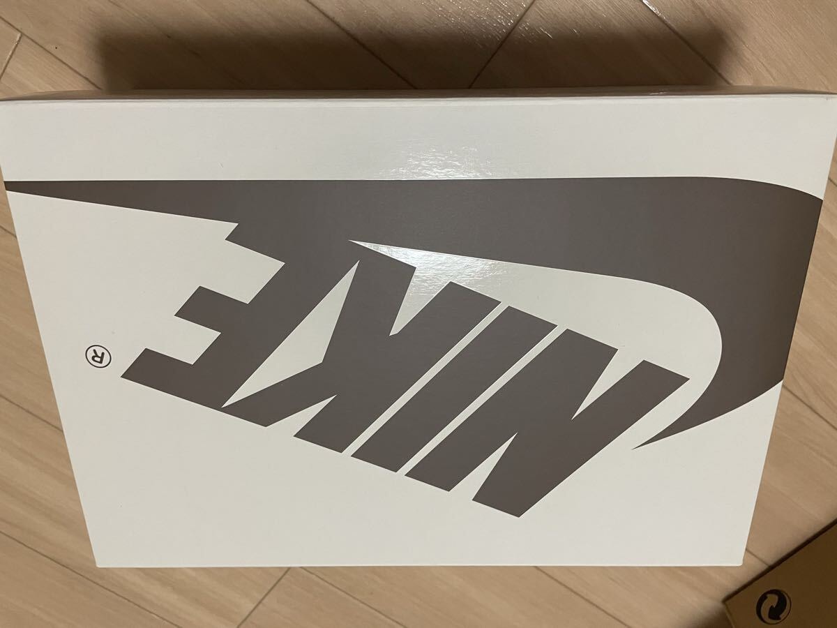 Travis Scott × Nike Air Jordan 1 Low OG25.5