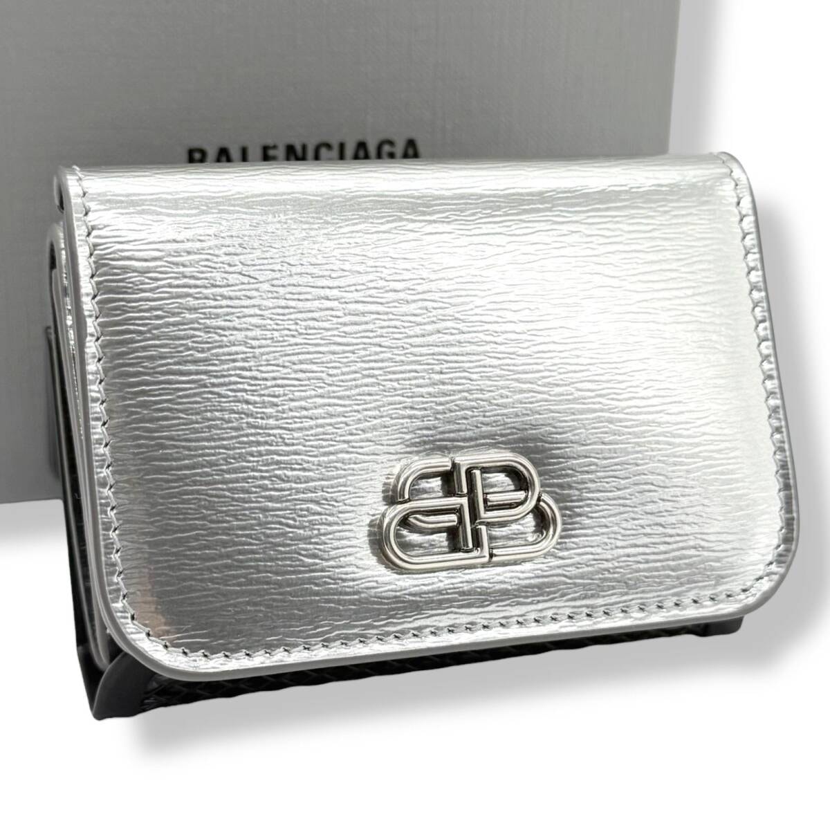 未使用に近い】使用わずか バレンシアガ 3つ折り財布 コンパクト