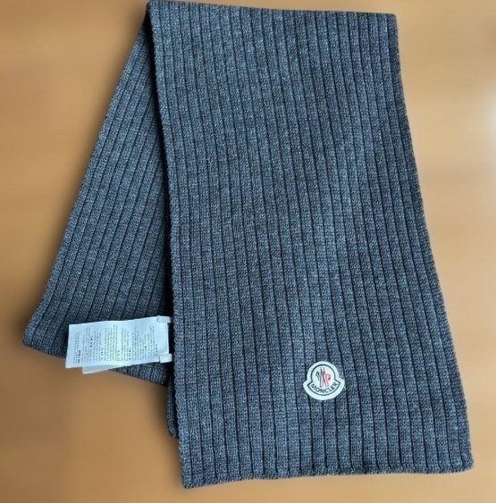 美品　MONCLER グレー リブ編みマフラー