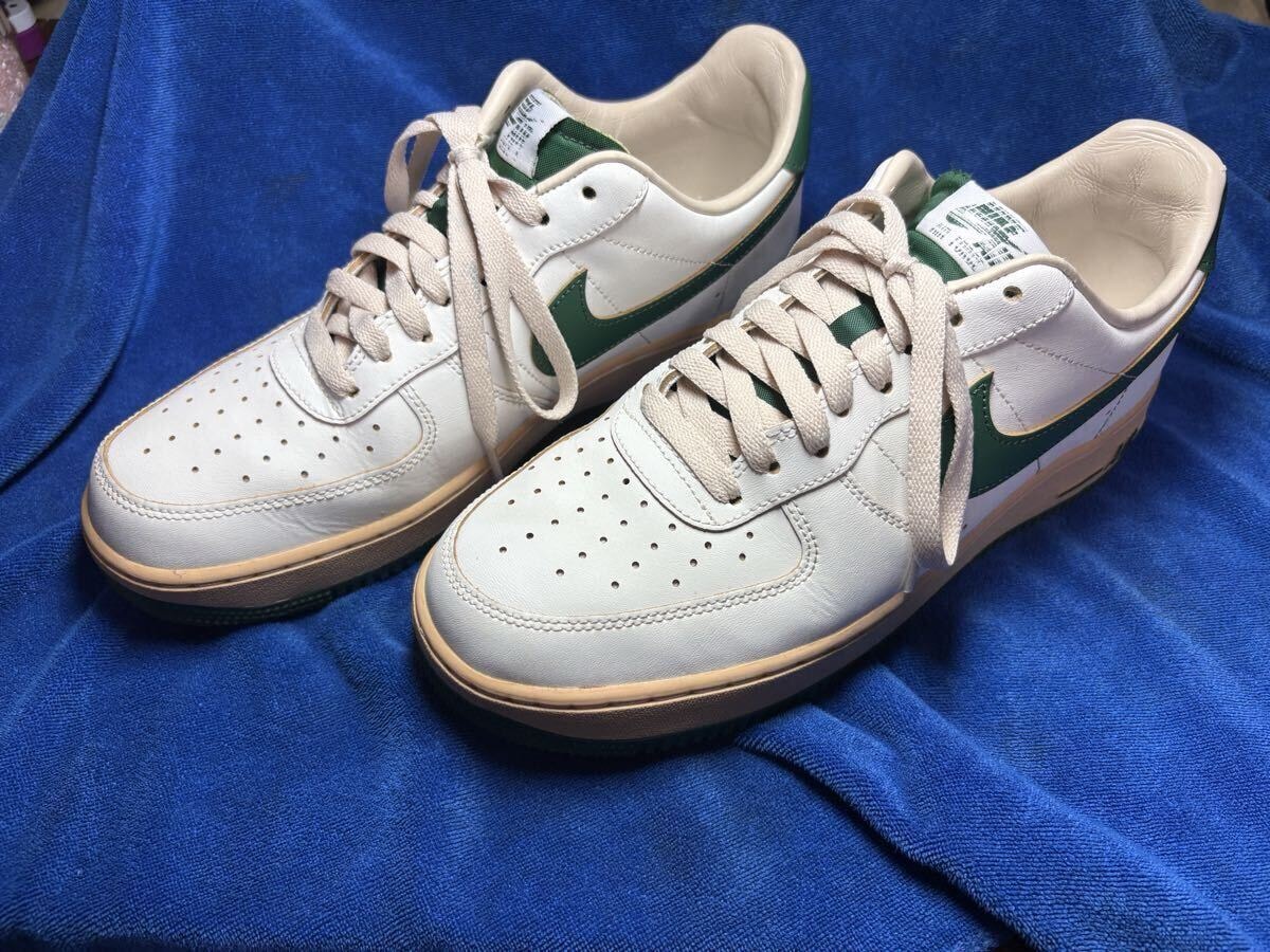 Nike Women's Air Force 1 Low 