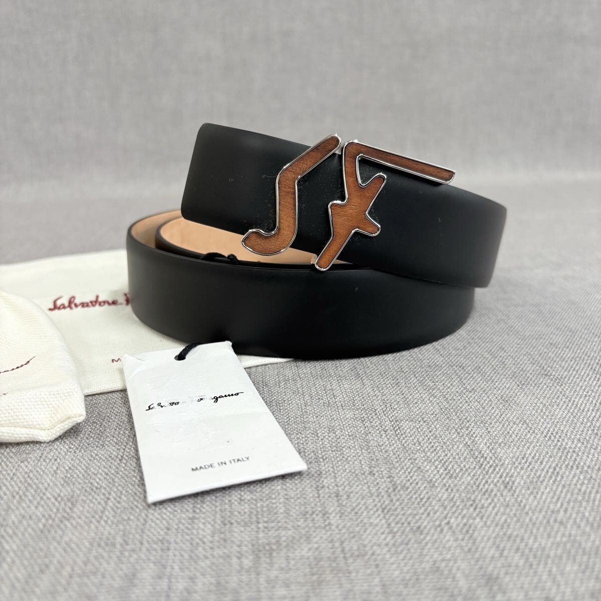 A+ (新品・未使用(ワケあり))】Ferragamo ウッドバックル ベルト