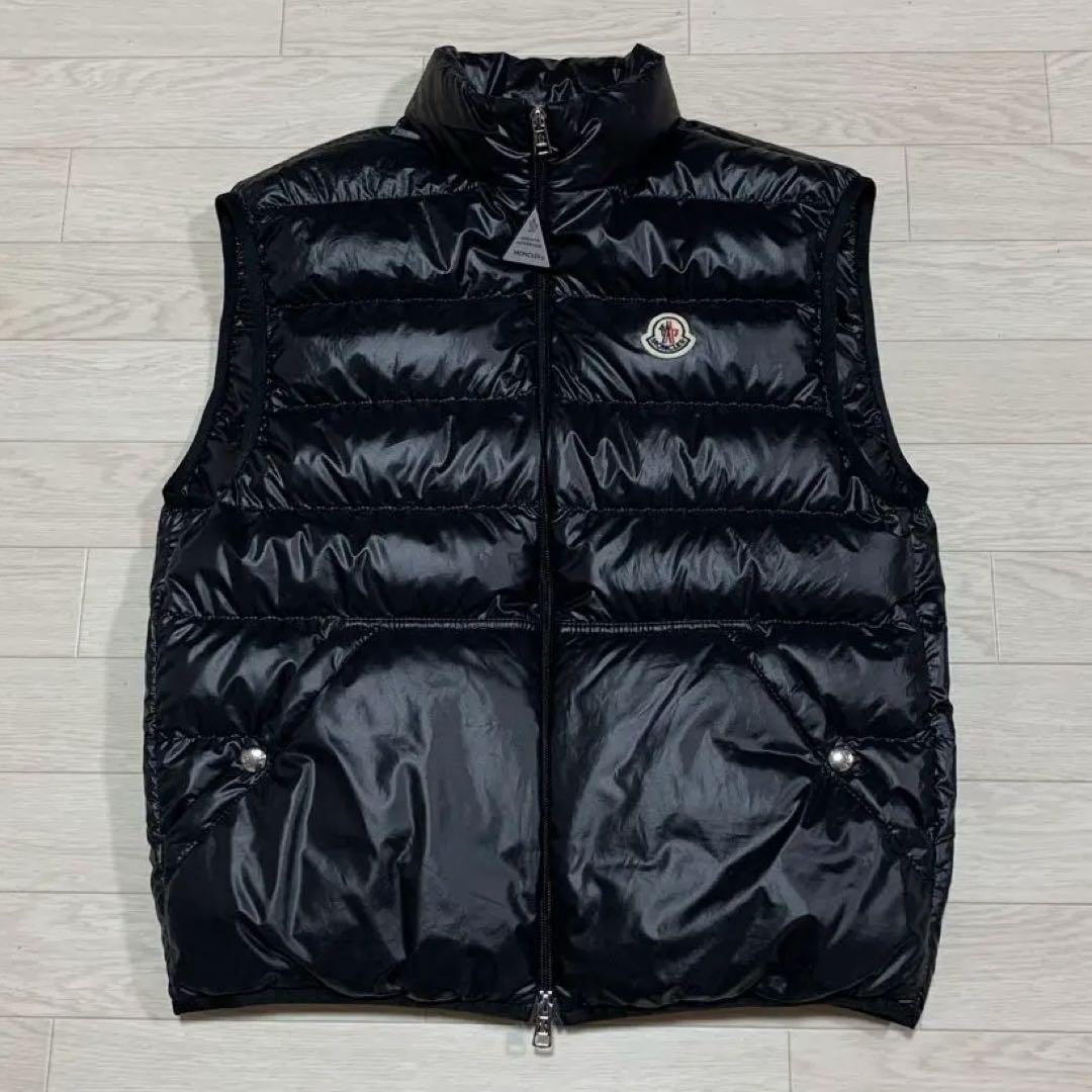 新品同様⭐️モンクレール　AUBE 2 ブラック　ダウンベスト　4D188 未使用に近い】新品同様モンクレール AUBE 2 ブラック ダウンベスト