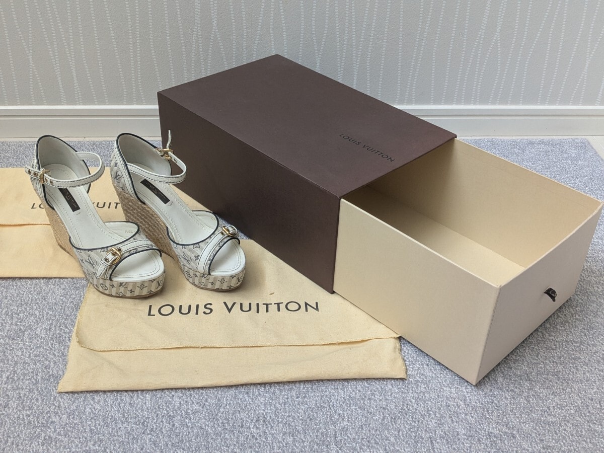 ルイヴィトン　モノグラム　ヒール　ウエッジソール　夏に最適　美品　京都大丸にて購入　サイズ34.5　22ｃｍ　