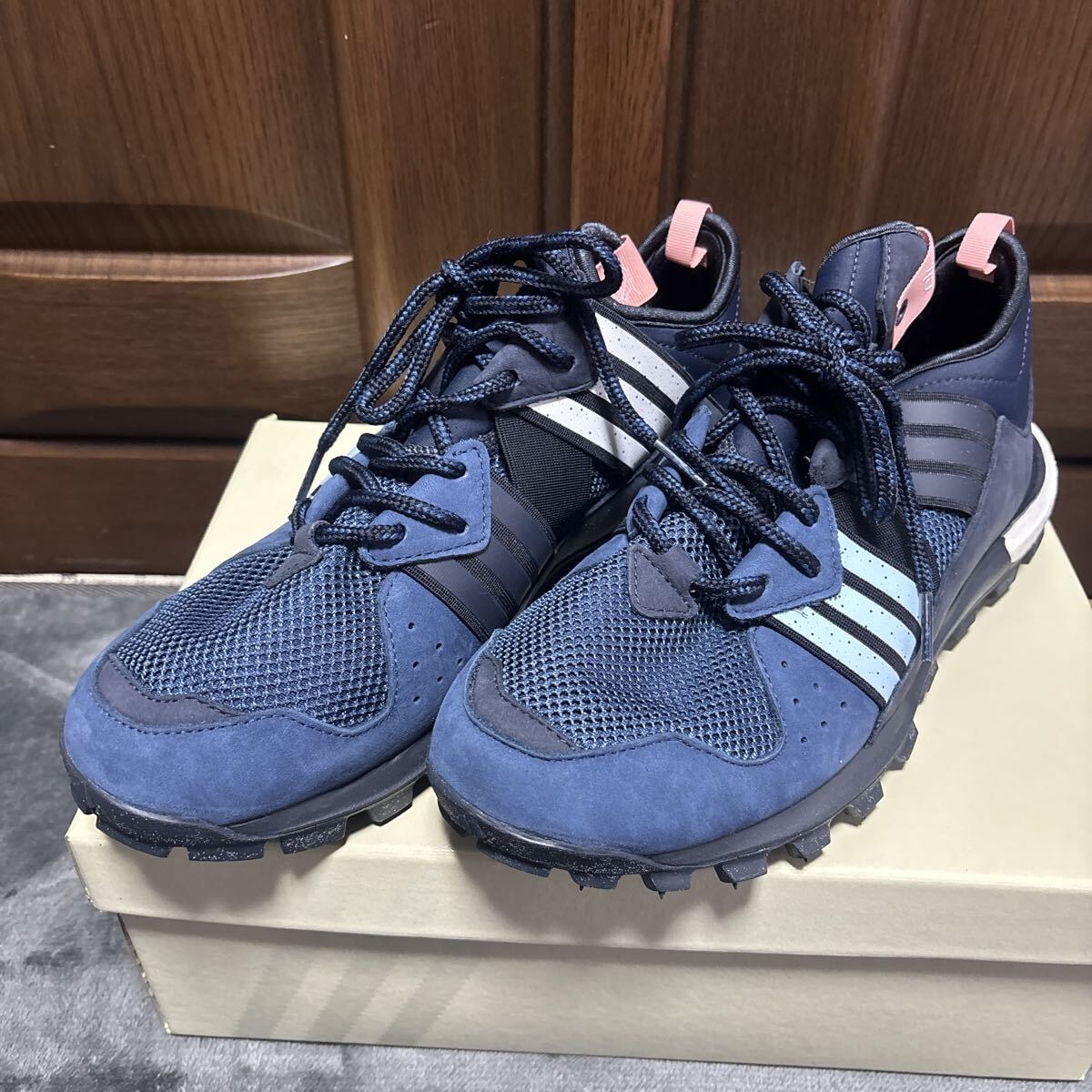 アディダス レスポンス トレイル ブースト "ロニーファイグ"