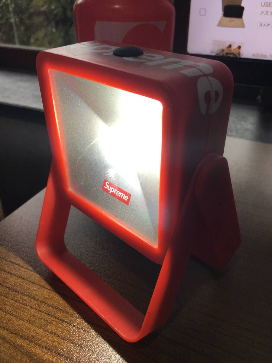 18AW /Supreme Magnetic Kickstand Light LED ライト Red 