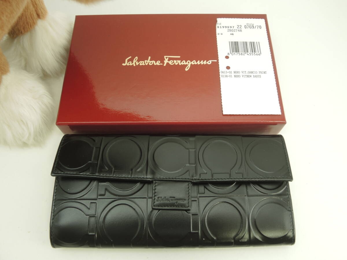 サルヴァトーレフェラガモ ロングウォレット ガンチーニ レザー黒 2折長財布 未使用@AQ220769