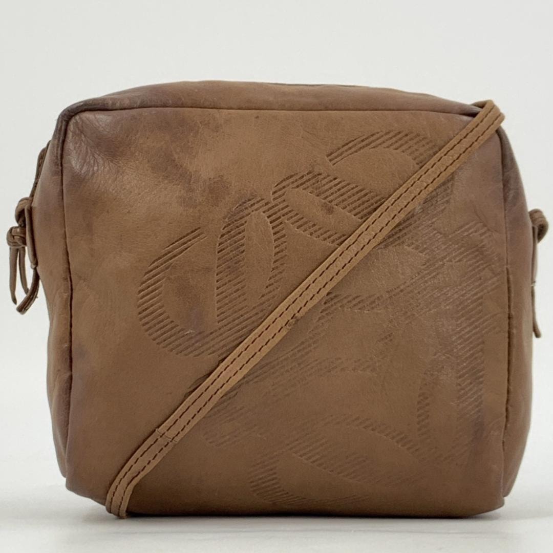 美品 LOEWE ロエベ アナグラム ショルダー クロスボディ カメラバッグ ポシェット スクエア ナッパレザー ブラウン 茶 肩掛け 斜め掛け