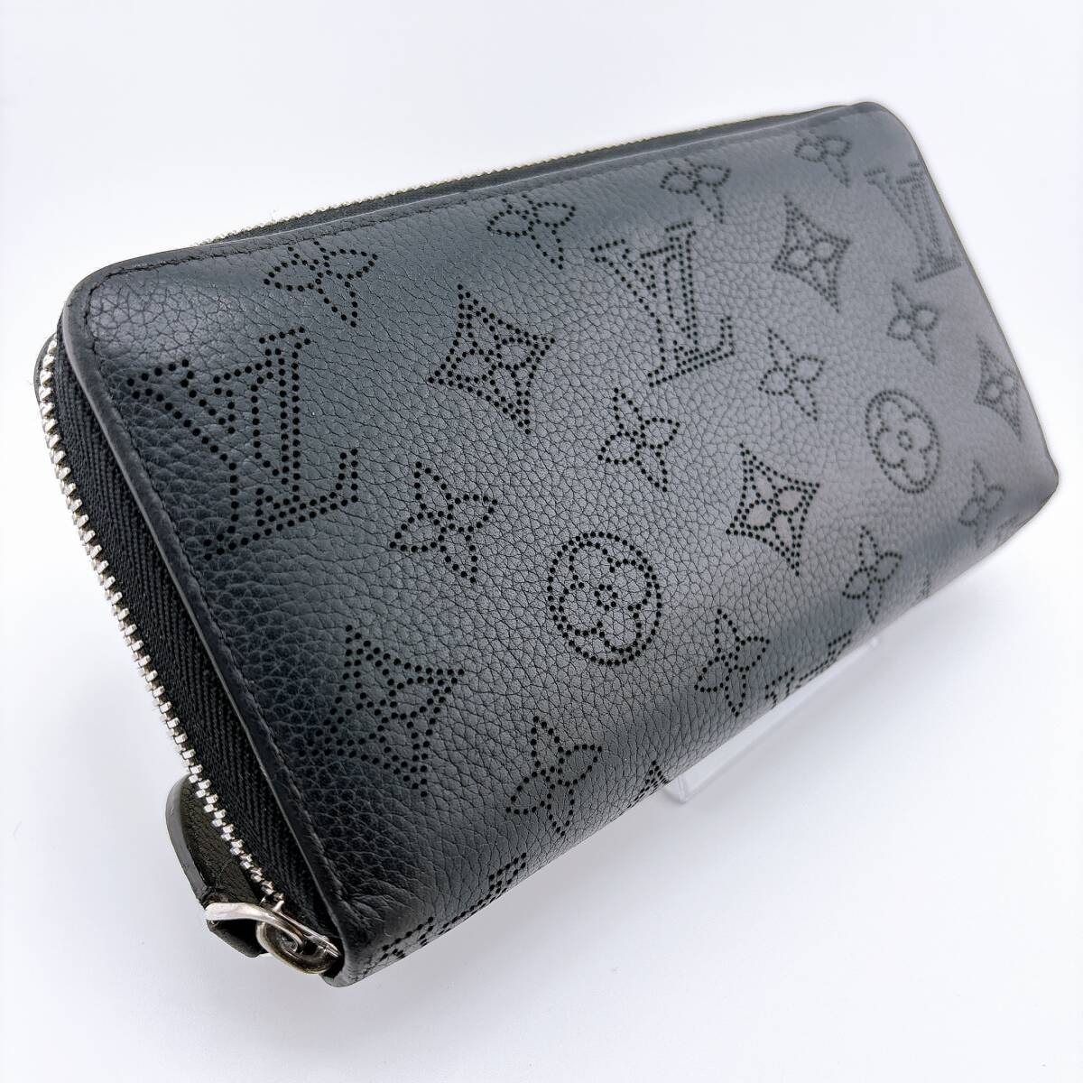 ルイヴィトン マヒナ モノグラム ジッピーウォレット 長財布 ブラック