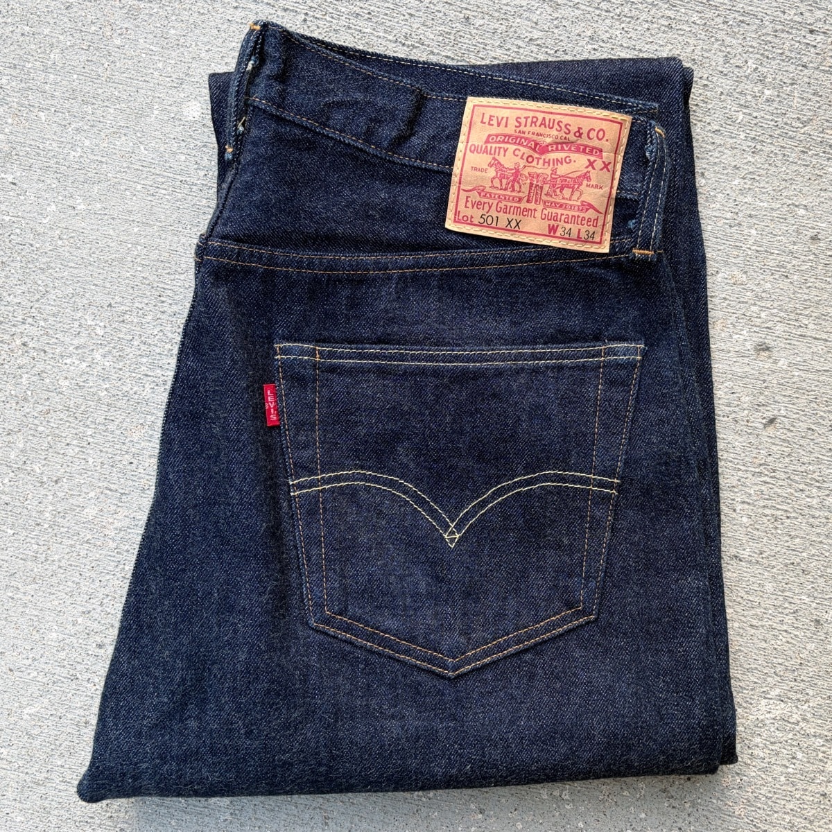 日本製 1955年モデル BIG E LEVI’S 501XX 50155-0055 W34 (W32~W33) L34 濃紺 美品 LVC ギャラ入り BIGE ビッグE 501550055 復刻 ジーンズ