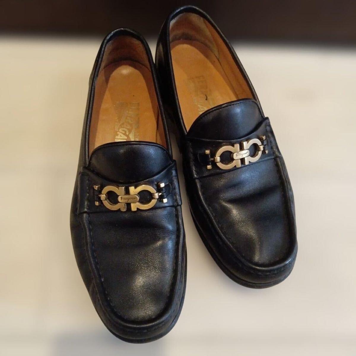 フェラガモ ガンチーニ ローファー 革靴 7/5 金金具 ブラック Salvatore Ferragamo