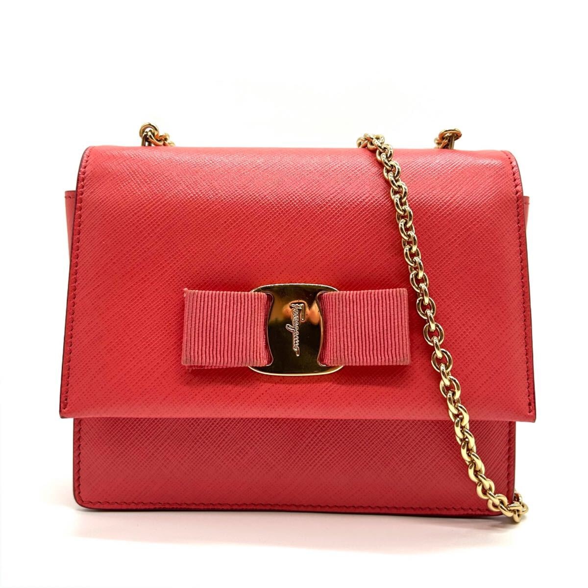 Salvatore Ferragamo サルヴァトーレフェラガモ ヴァラリボン　チェーンショルダーバッグ　ピンク　レザー　ミニバッグ　レディース