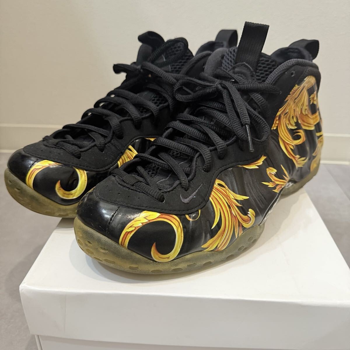 バスケットボールシューズ フォームポジット ブラック/ホワイト Amazon | Nike メンズ キッズ (8-12歳) スポーティー, ブラック