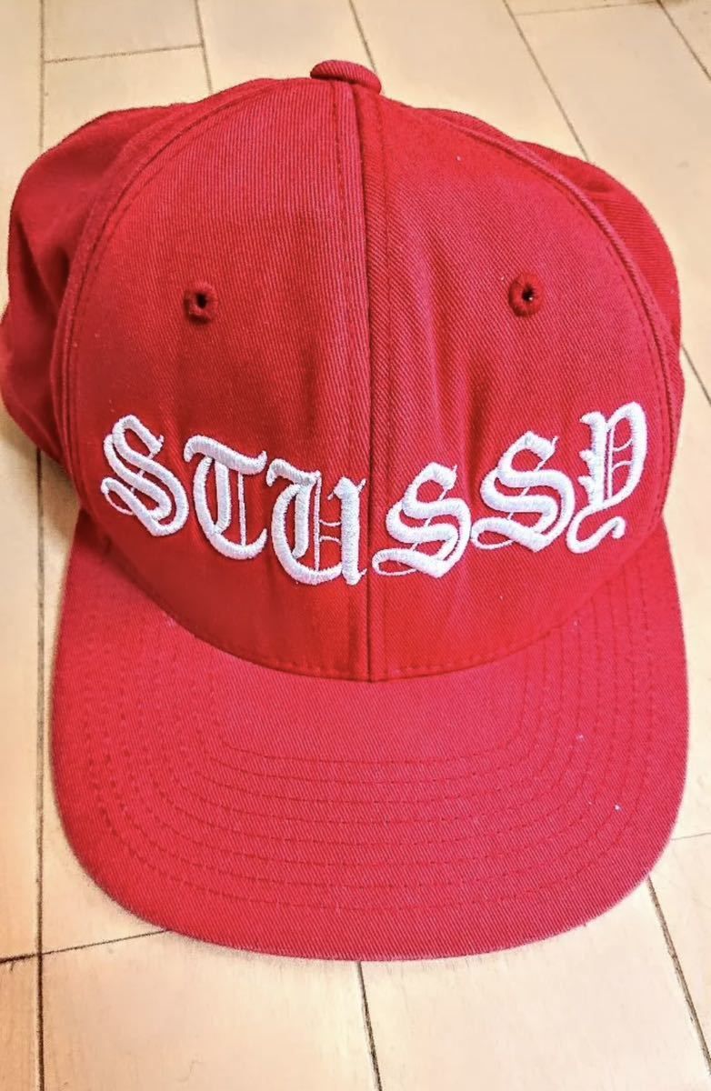 stussyステューシー赤レッド帽子キャップ　文字