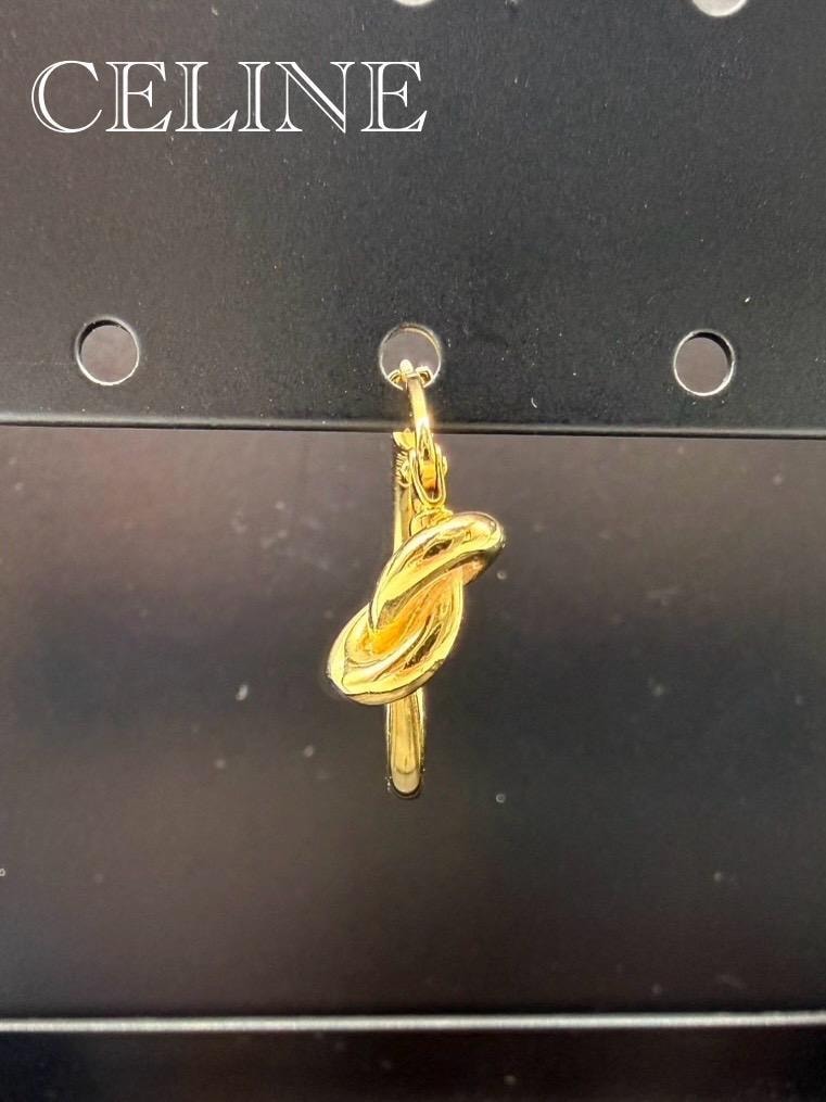 目立った傷や汚れなし】CELINE ノット フープ ピアス 片耳のみ