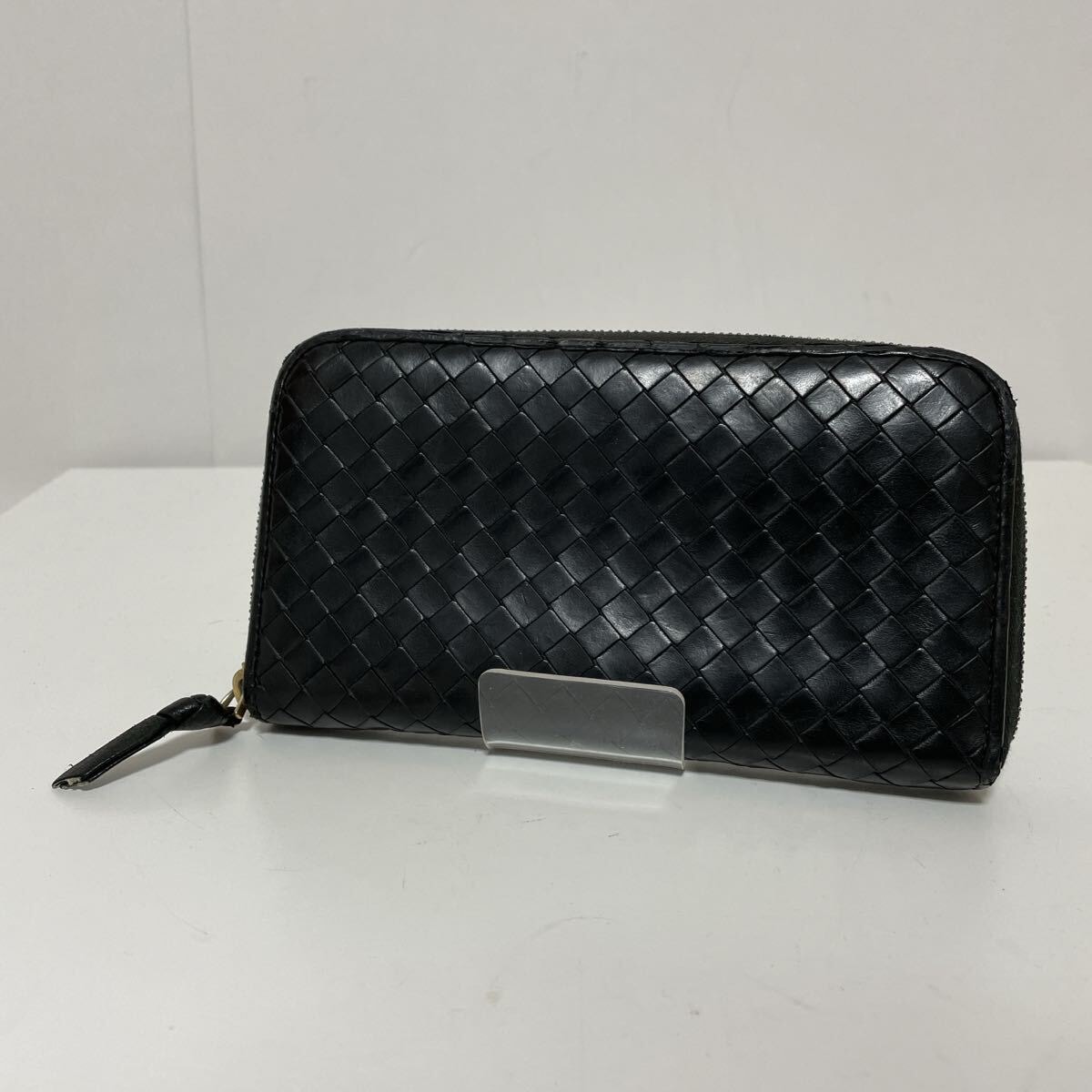 BOTTEGA VENETA ボッテガヴェネタ イントレチャート ラウンドファスナー 長財布 ブラック 中古 
