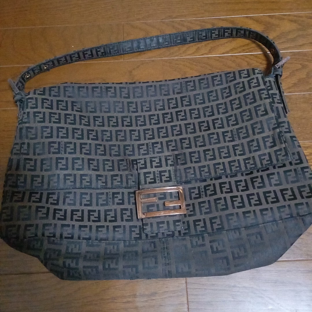 FENDI ショルダーバッグ