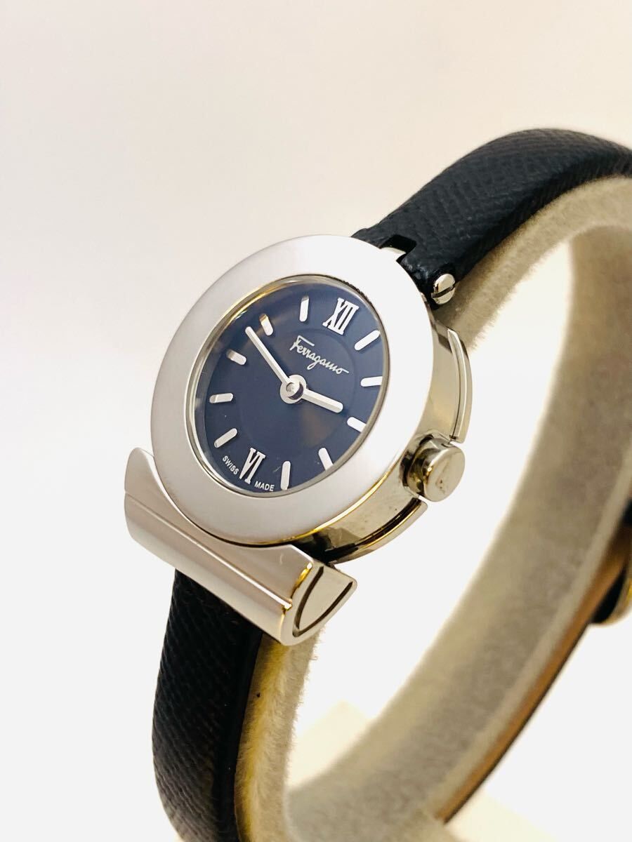 極美品・1回 FERRAGAMO フェラガモ　ガンチーニ　SF4301720 レディース SS×レザー レディース ブラック文字盤 腕時計　保証書