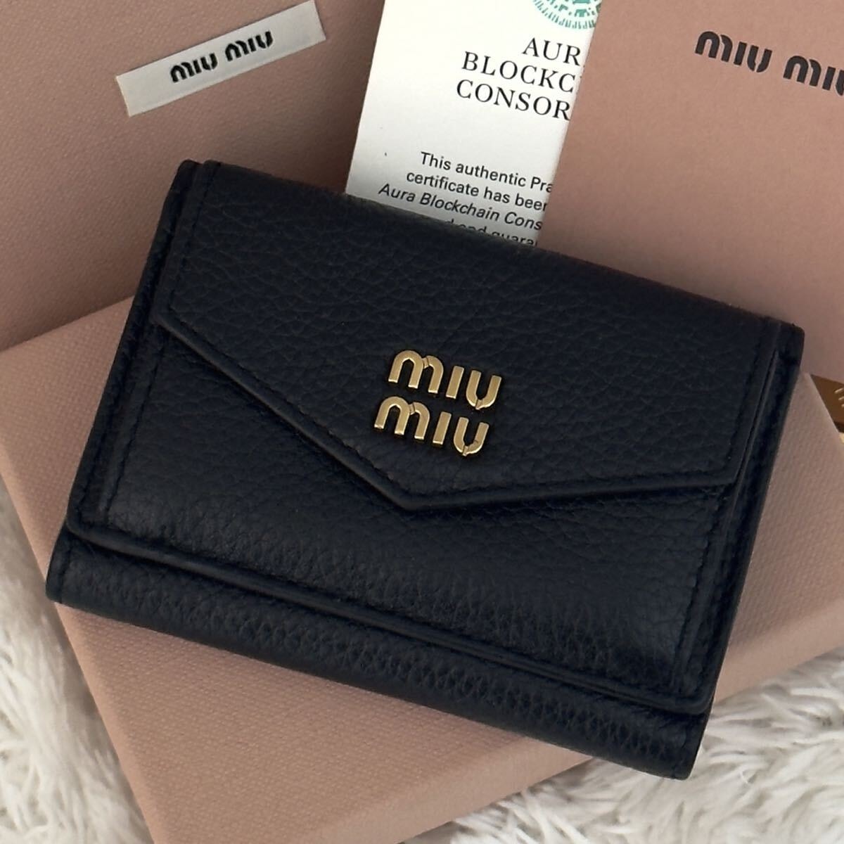 A (未使用に近い)】☆新品級☆RFID内蔵 MIUMIU ミュウミュウ 財布