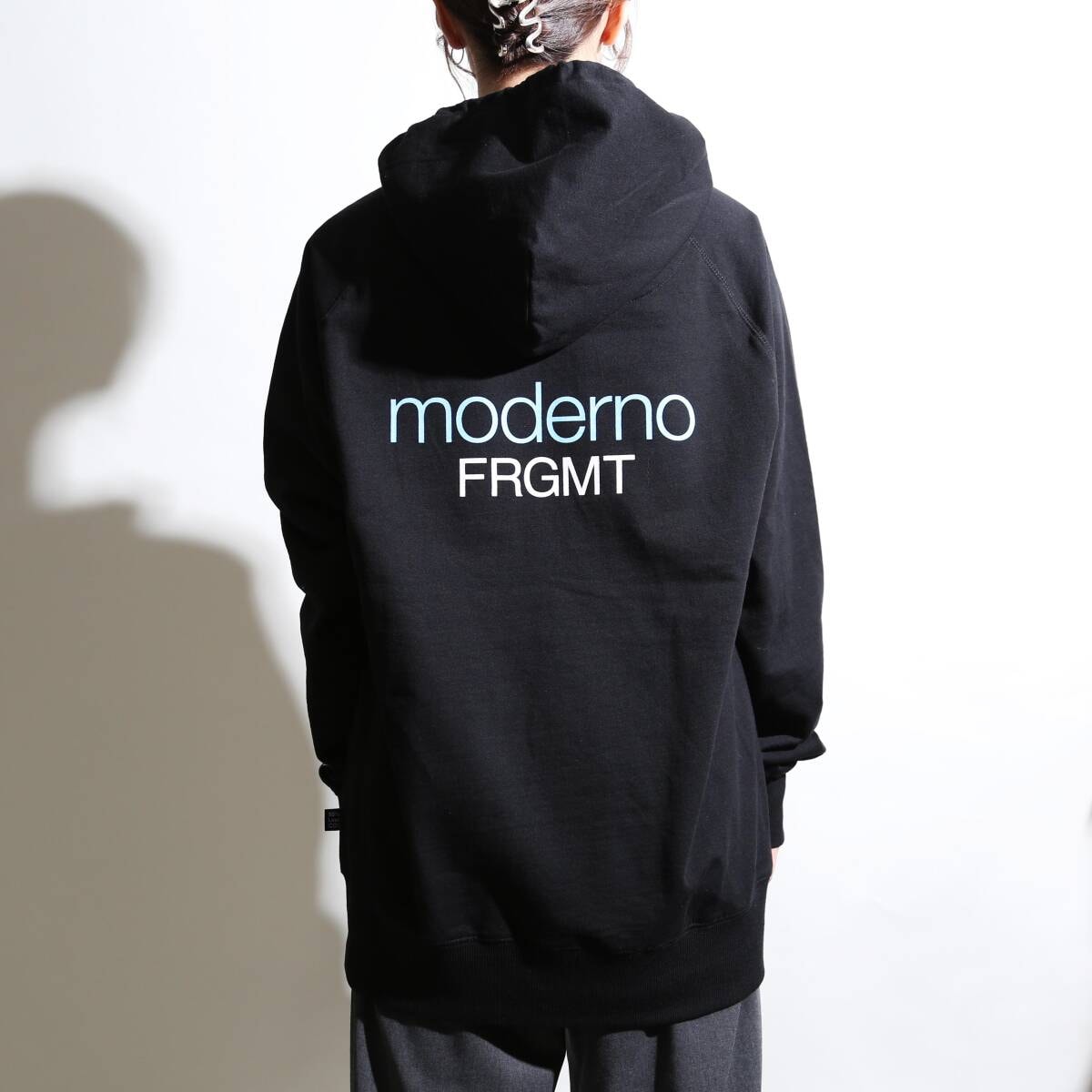 A+ (新品・未使用(ワケあり))】FRAGMENT フラグメント パーカ moderno