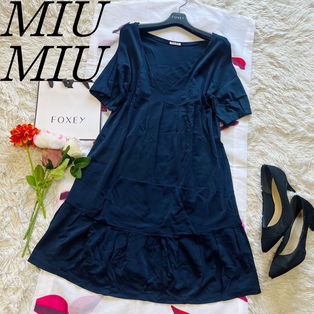 miumiuワンピース ネイビー 半袖 フレアワンピース Sサイズ miumiuワンピース ネイビー 半袖 フレアワンピース Sサイズ