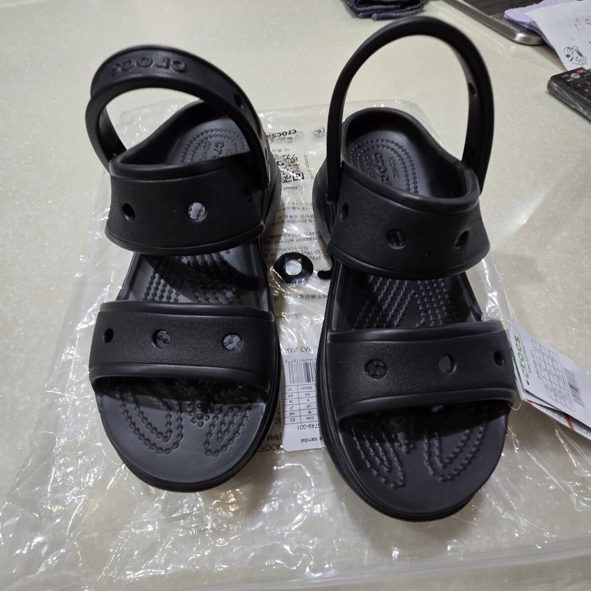 クロックス crocsベイ サンダル 厚底 ブラック 新品、未使用　W8２４センチ