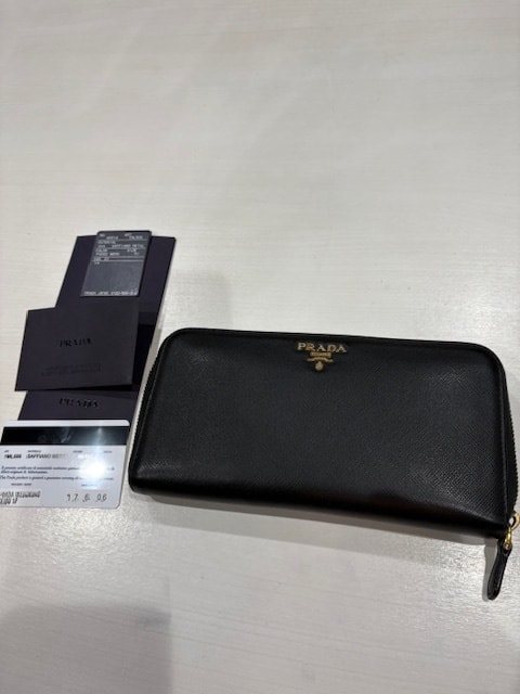 プラダ PRADA サフィアノ ラウンドファスナー 長財布 ブラック 1ML506
