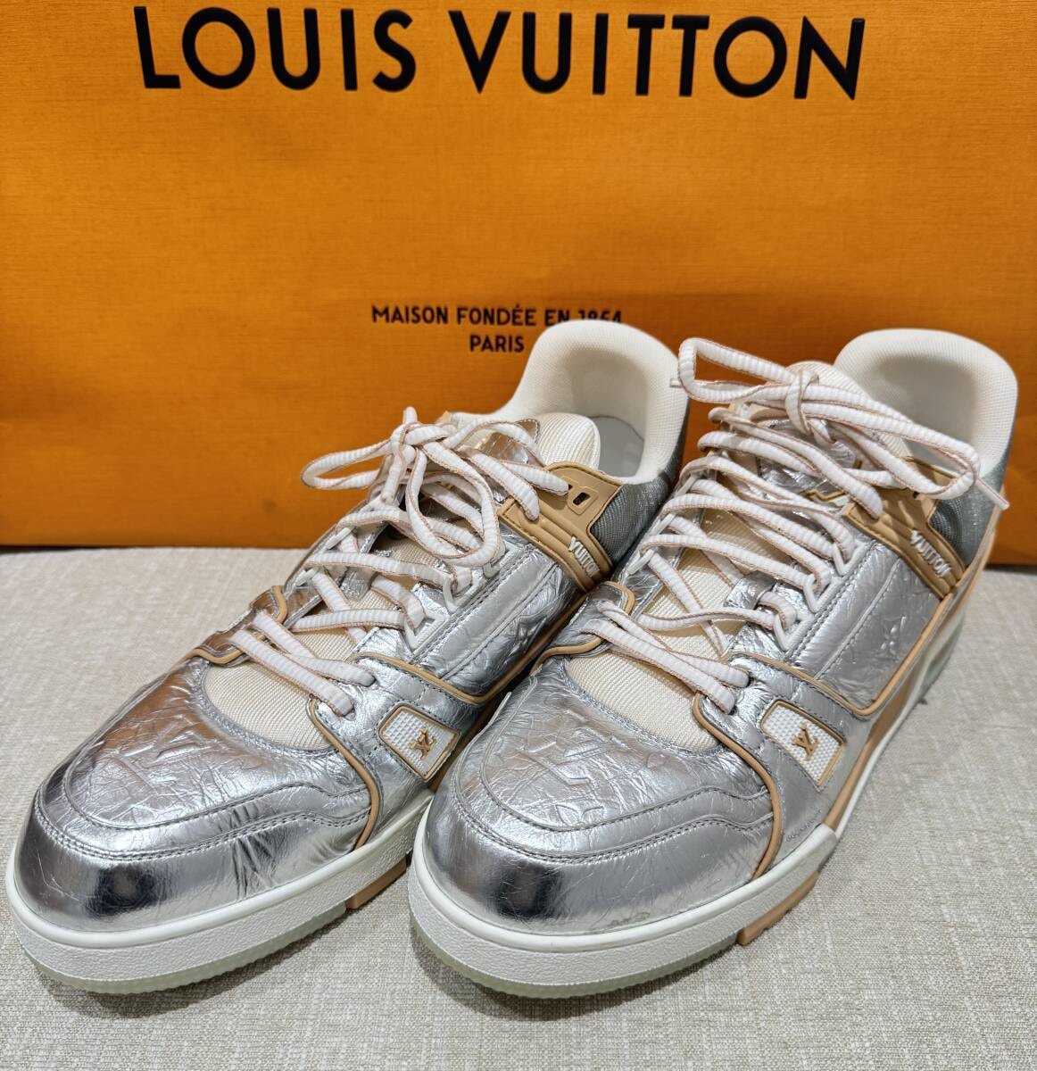 【希少カラー・美品】LOUIS VUITTON ルイヴィトン トレイナーライン スニーカー シルバー 28.5cm/10