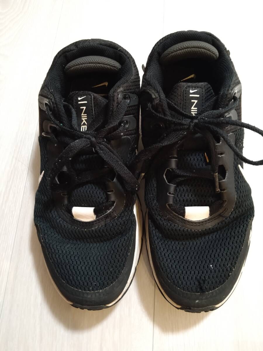 ナイキ　スニーカー　黒