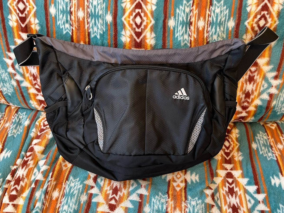 90s Y2K アディダス　ワンショルダー00's adidas 斜め掛け