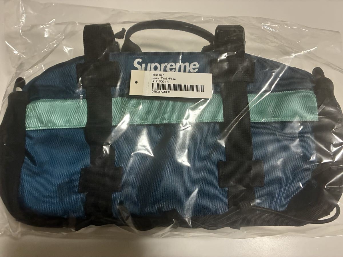 Supreme FW22 Small Waist Bag 