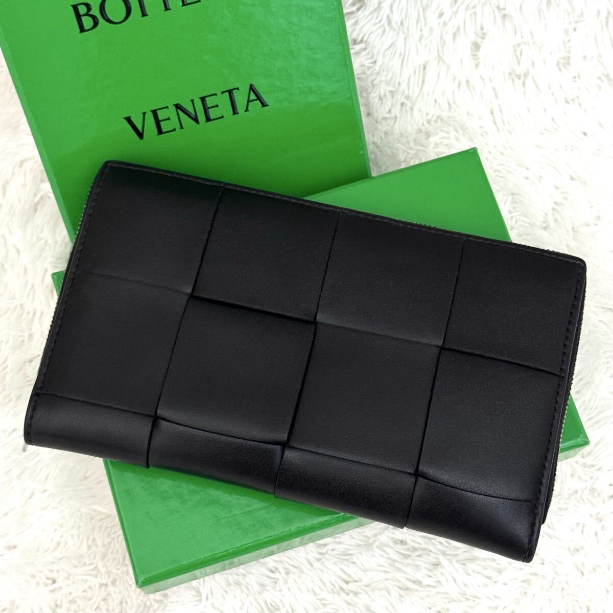 美品⭐️BOTTEGAVENETA ボッテガ イントレ カセット 財布 RFID 現行・RFID搭載】BOTTEGA 二つ折り財布 カセット イントレ