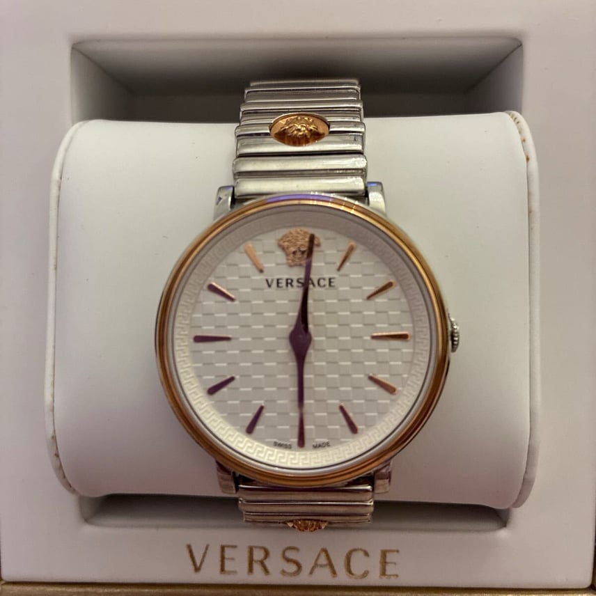 A+ (新品・未使用(ワケあり))】【新品 箱付き】正規品VERSACE A+ (新品・未使用(ワケあり))】【新品 箱付き】正規品VERSACE