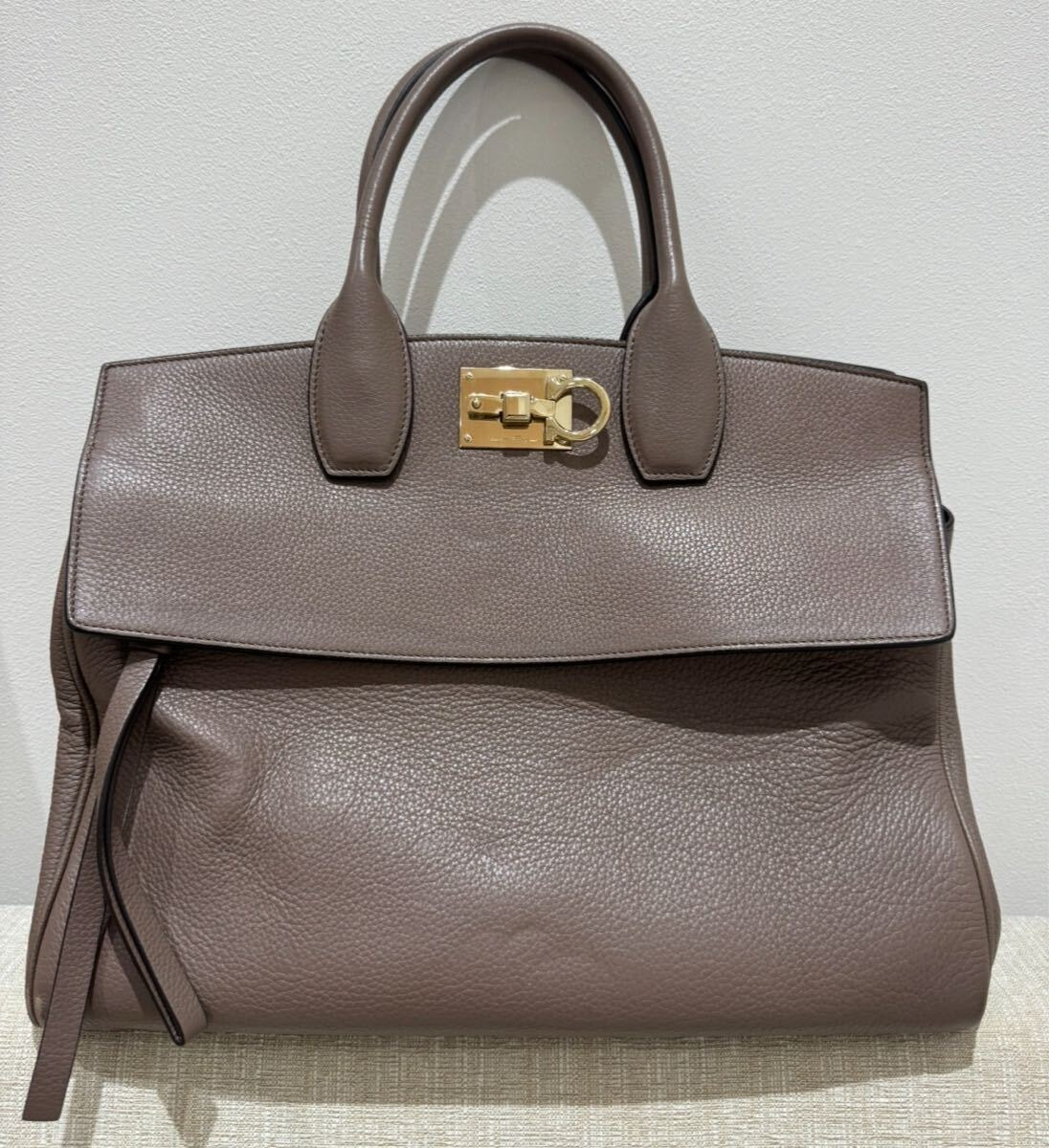 サルヴァトーレ フェラガモ ガンチーニ スタジオ バッグ STUDIO Bag グレージュ 2WAY ストゥーディオ