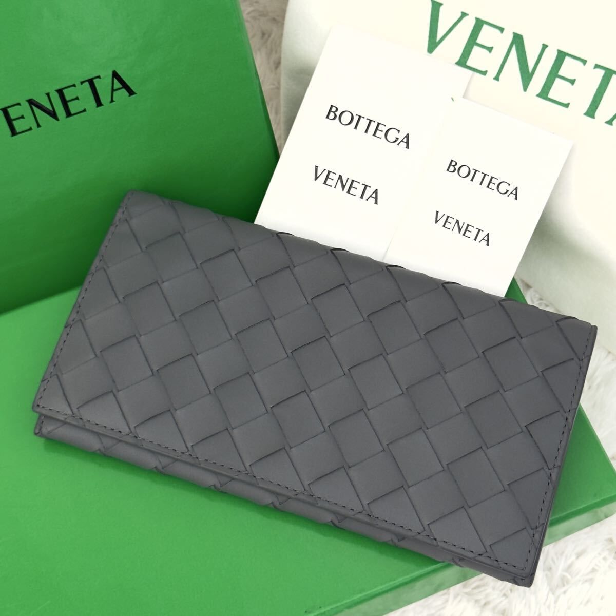 ☆未使用級☆RFID内蔵 BOTTEGA VENETA イントレチャート ボッテガヴェネタ ICチップ 現行 新型