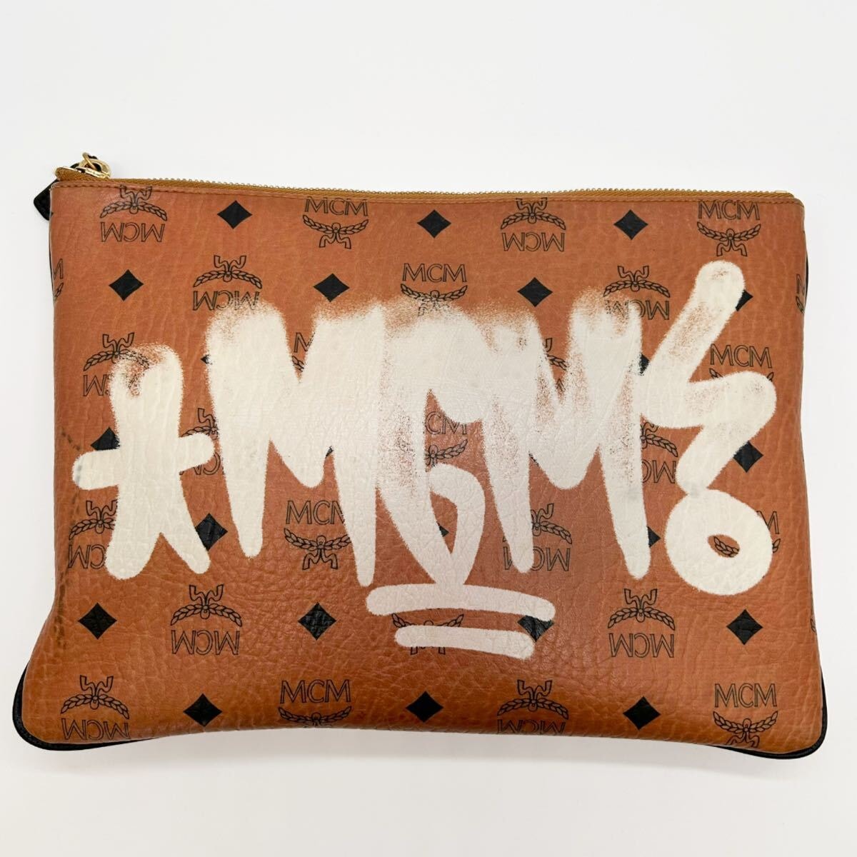 MCM エムシーエム　クラッチバッグ　ヴィセトス　キャメル　ロゴ　グラフィティ　セカンドバッグ　ポーチ　ユニセックス　メンズ　