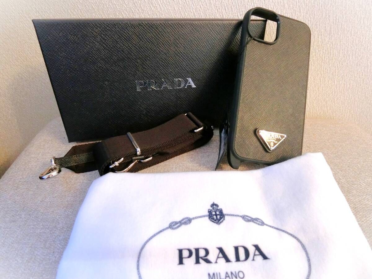 【新品 未使用】PRADA iPhone 14 Plus スマホケース ストラップ付 ショルダー サフィアーノレザー 黒 箱 プラダ イタリア製