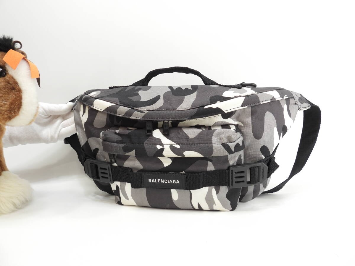 バレンシアガ ベルトバッグ エブリデイ ナイロン黒白 ボディバッグ 美品@ 46
