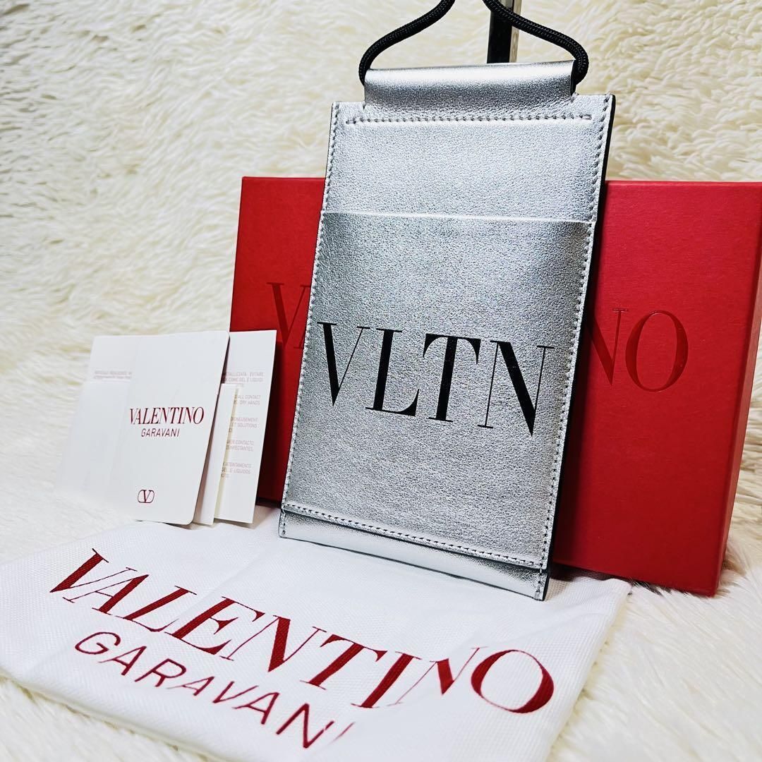 【展示品】VALENTINO ヴァレンティノ ドキュメントホルダー ショルダーバッグ ポシェット スマホショルダー レディース メンズ シルバー