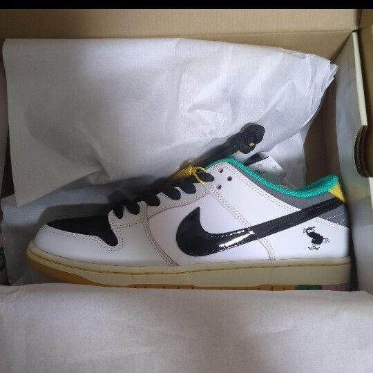 CSEF × Nike SB Dunk Low Pro QS White and BlackCSEF × ナイキ SB ダンク ロー ホワイト アンド ブラックHJ4132-100