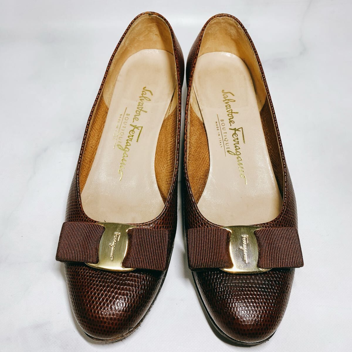 【早い者勝ち】【スピード発送】Salvatore Ferragamo サルヴァトーレ フェラガモ リボンパンプス