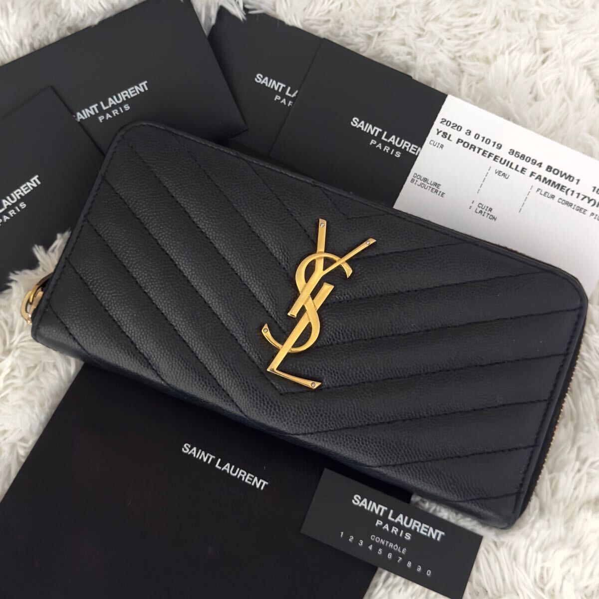 ☆美品☆サンローラン Saint Laurent 財布 カサンドラ Vステッチ ゴールド金具 レザー ラウンドファスナー ブラック