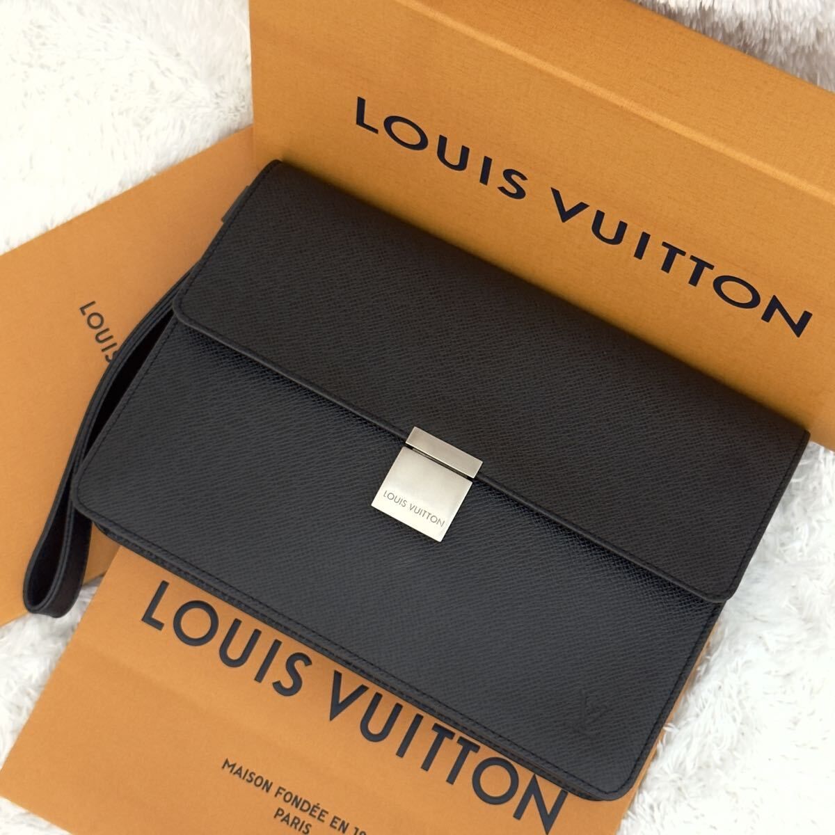 ☆極美品☆LOUIS VUITTON ルイヴィトン バッグ タイガ セレンガ クラッチバッグ セカンドバッグ 黒