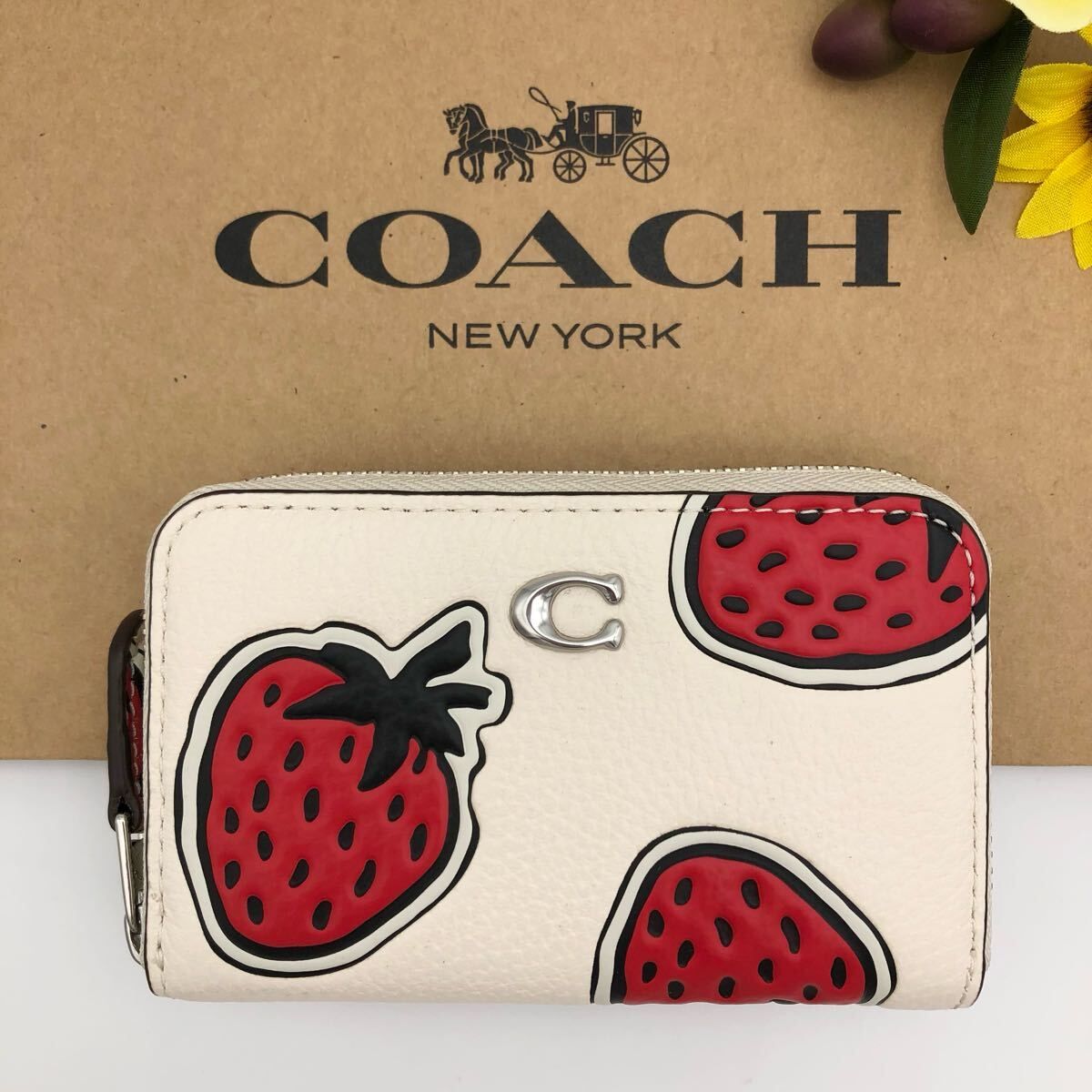 COACH ★大人気★ スモールジップ アラウンド カードケース ストロベリープリント チョークマルチ CT907 LHCAH 新品