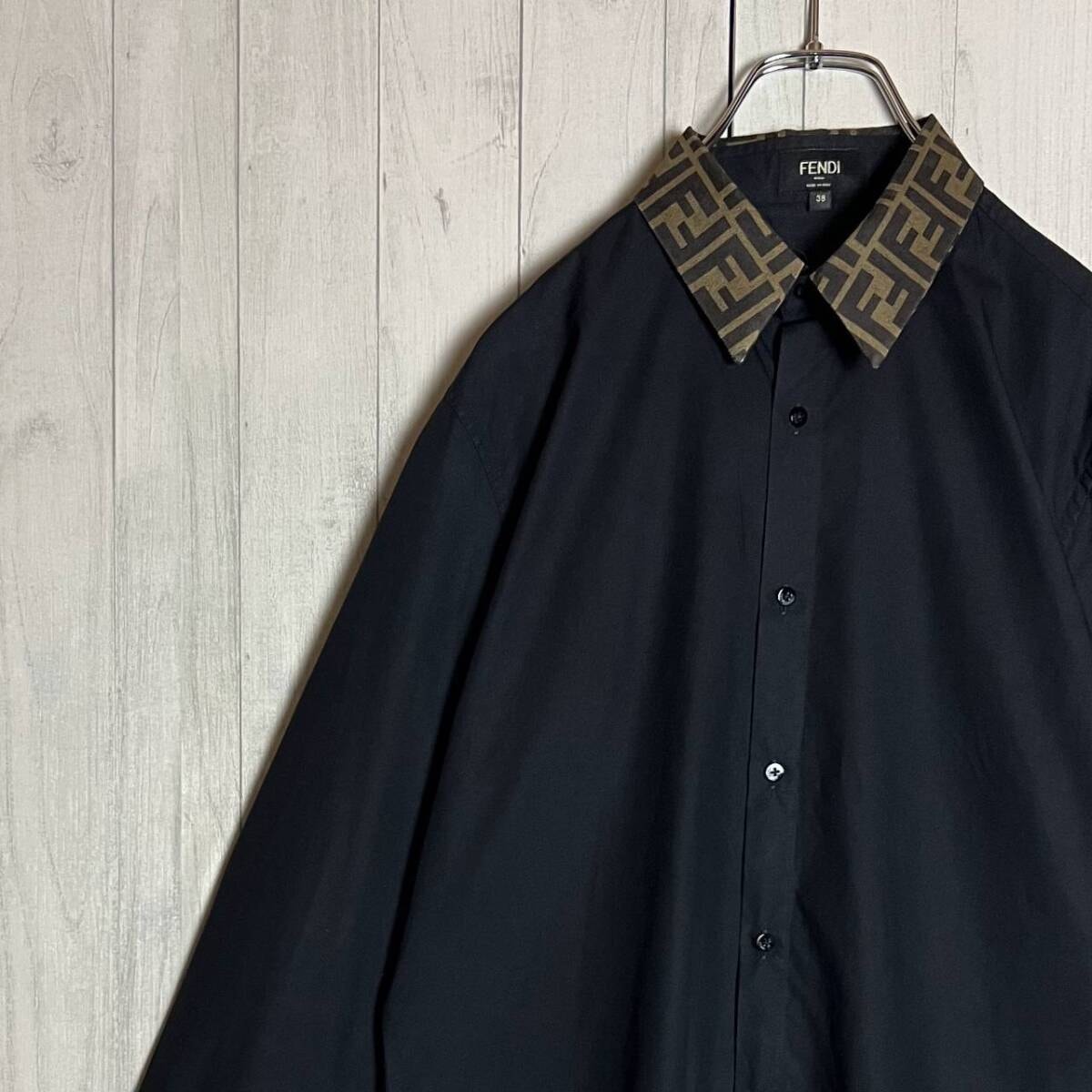 C (やや傷や汚れあり)】フェンディ FENDI FS6908 A1VA Tシャツの古着